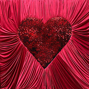 Фотозона «Сердце из ткани»