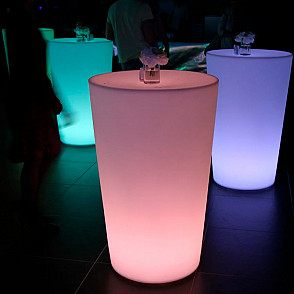 Круглый светящийся коктейльный столик