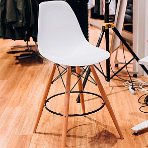 Стул барный Eames белый