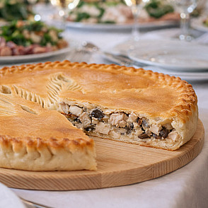 Пирог с куриной грудкой и шампиньонами