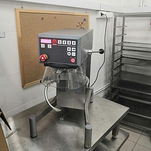 Миксер планетарный профессиональный10 л